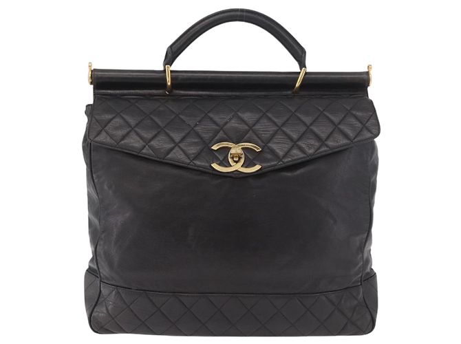 Borsa CHANEL Matelasse in pelle di agnello nera e oro CC Auth 183326A Nero D'oro - vista 13