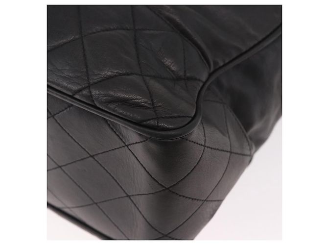 Borsa CHANEL Matelasse in pelle di agnello nera e oro CC Auth 183326A Nero D'oro - vista 16