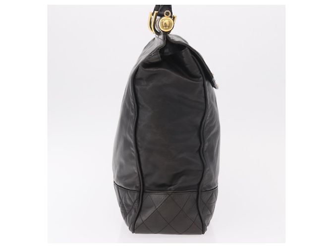 Borsa CHANEL Matelasse in pelle di agnello nera e oro CC Auth 183326A Nero D'oro - vista 4