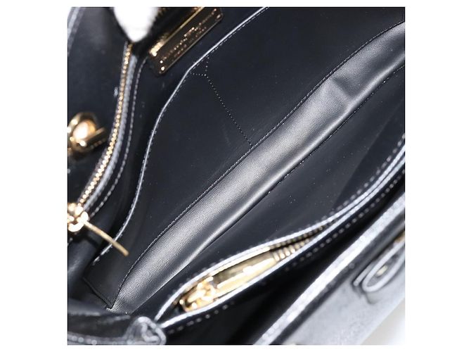 Bolso de hombro Salvatore Ferragamo Vala Chain de cuero negro y dorado Auth ka4612V - vista 10