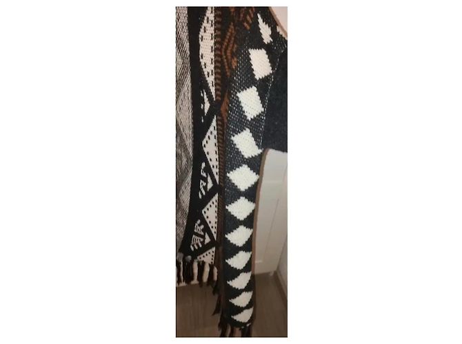 Autre Marque Strick-Poncho mit geometrischem Muster und Fransen Braun Schwarz Weiß Grau - Ansicht 7