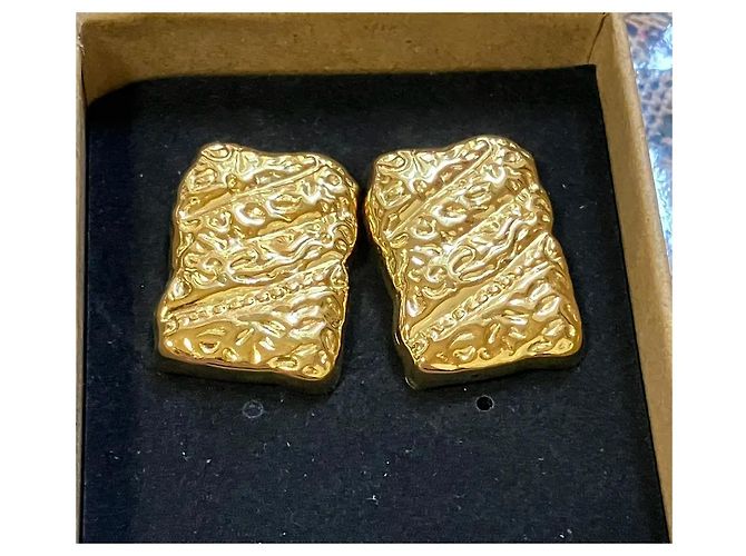 Autre Marque Orecchini rettangolari testurizzati dorati D'oro - vista 2