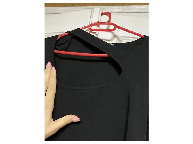 Autre Marque &Other Stories Top nero a maniche lunghe con cut-out - vista 4