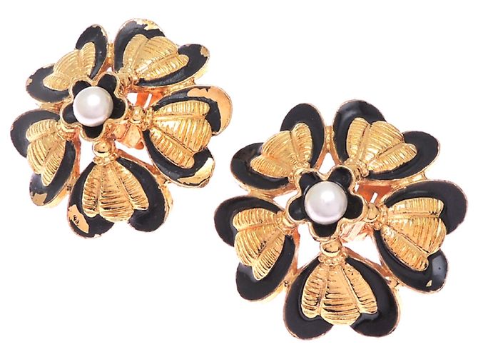 Chanel Black and Gold Clip Earrings Golden - view 2