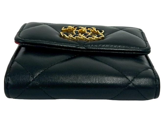 Chanel Matelassé Coco Mark Lammfell Tri-fold Wallet Schwarz - Ansicht 6