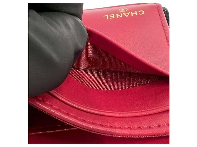 Chanel Matelassé Coco Mark Lammfell Tri-fold Wallet Schwarz - Ansicht 9