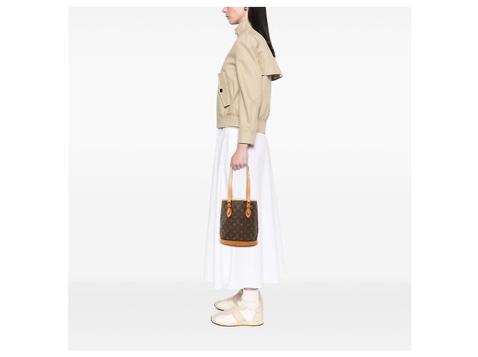 Louis Vuitton Petit Bucket Monogram Marrone - vista 11