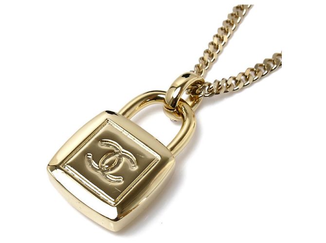 Collana lunga con pendente a lucchetto in metallo CHANEL - vista 2