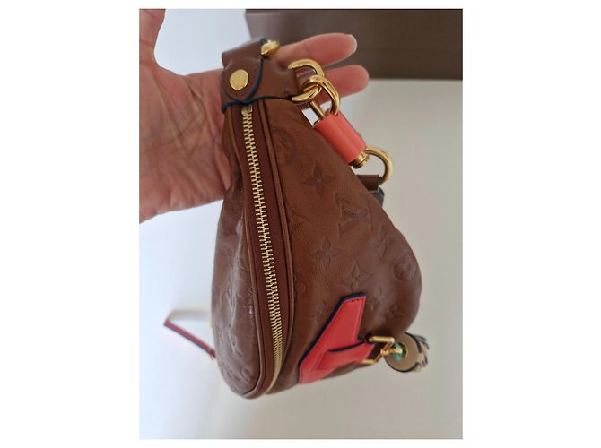 Marsupio Louis Vuitton Monogram Empreinte Marrone - vista 15
