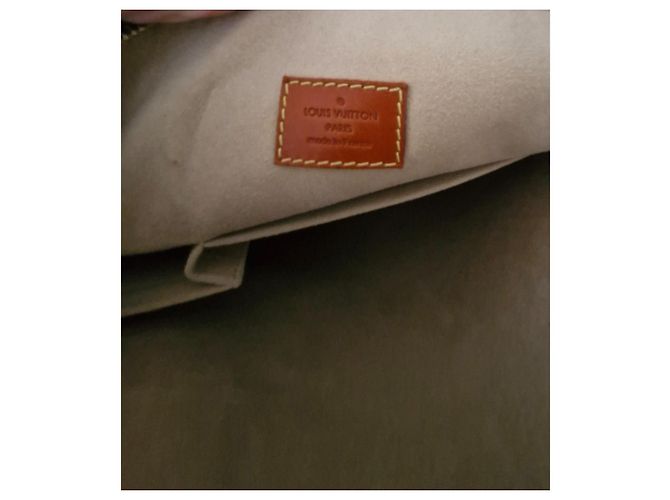 Louis Vuitton Lockit Borsa in pelle Nomad Marrone - vista 15
