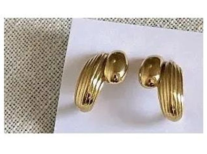 Autre Marque Pendientes esculturales acanalados en tono dorado - vista 2