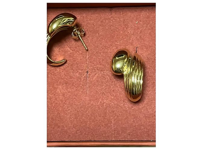 Autre Marque Pendientes esculturales acanalados en tono dorado - vista 4