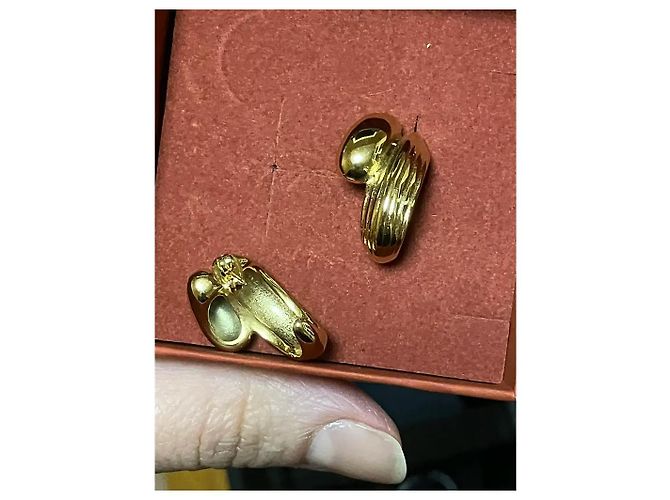 Autre Marque Pendientes esculturales acanalados en tono dorado - vista 5