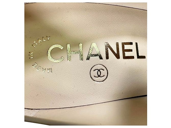 Timeless Stilettos Chanel CC de punta fina en piel blanca Blanco - vista 9