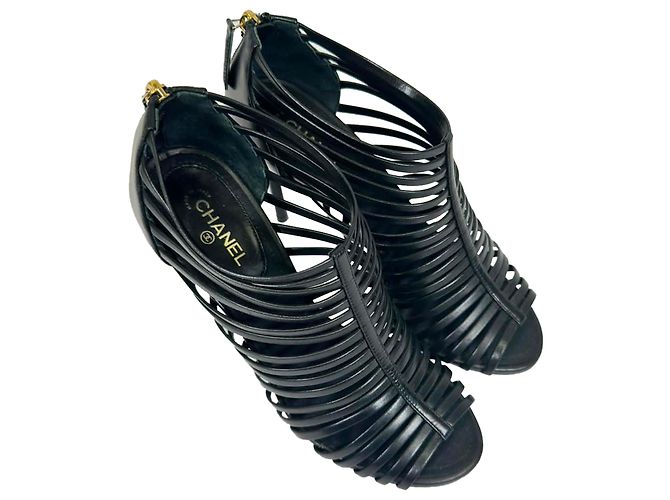 Timeless Sandali con tacco Chanel CC in pelle nera Nero - vista 7