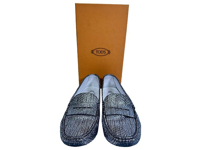 Mocassini Tod's in pelle argentata con accenti metallici Argento - vista 10