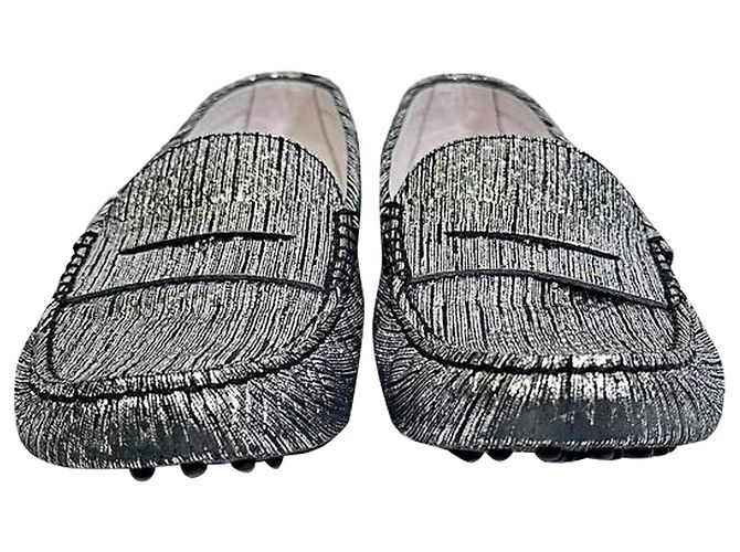 Mocassini Tod's in pelle argentata con accenti metallici Argento - vista 2