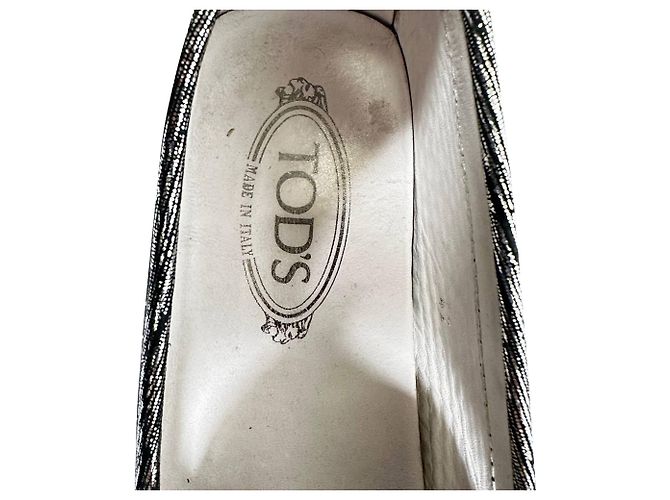 Mocassini Tod's in pelle argentata con accenti metallici Argento - vista 7