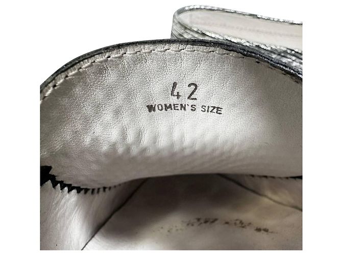 Mocassini Tod's in pelle argentata con accenti metallici Argento - vista 9