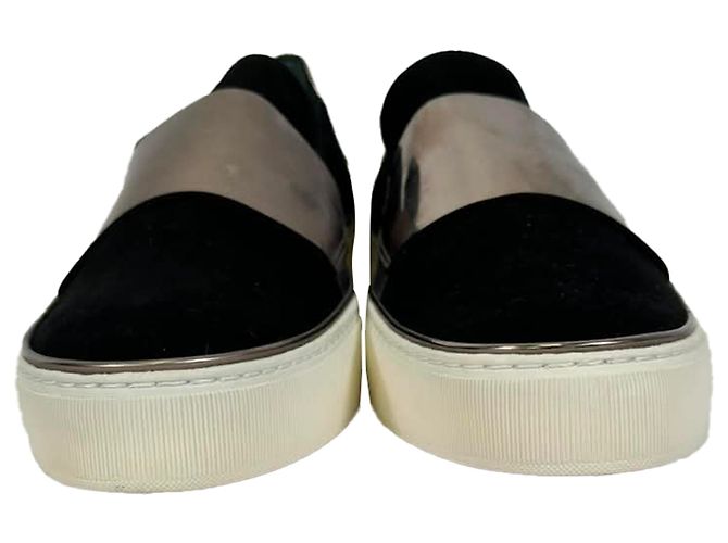 Stuart Weitzman Slip On Sneaker aus schwarzem Samt - Ansicht 2