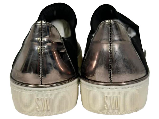 Stuart Weitzman Slip On Sneaker aus schwarzem Samt - Ansicht 3