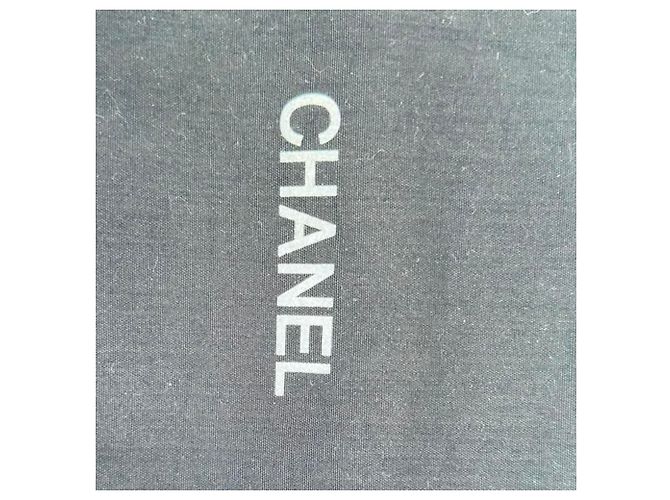 Timeless Décolleté Chanel Cap Toe in pelle beige - vista 15