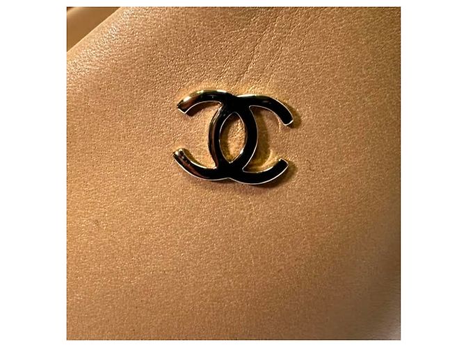 Timeless Décolleté Chanel Cap Toe in pelle beige - vista 7