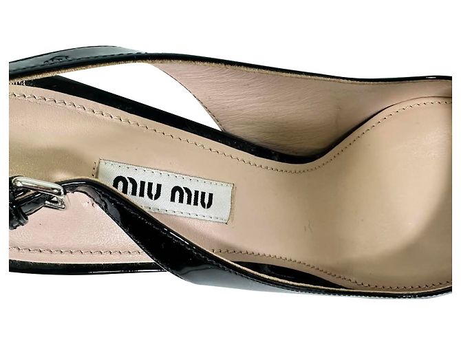 Escarpines slingback con adornos en charol negro Miu Miu - vista 11