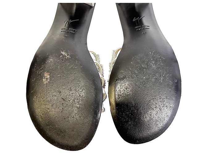Sandali con tacco slide Giuseppe Zanotti in pelle argento decorati con strass - vista 9