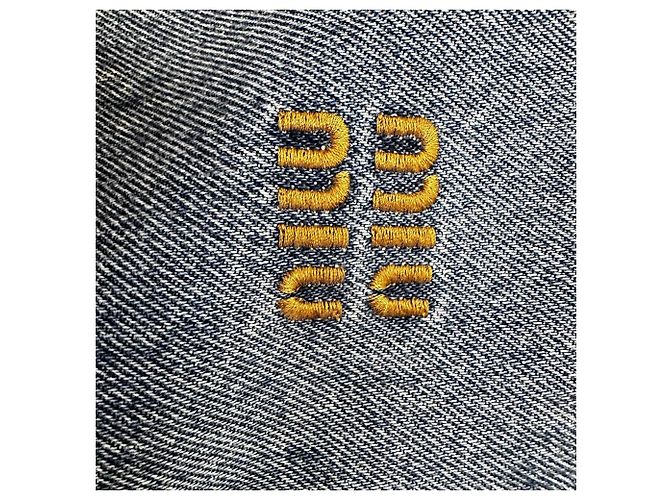 Miu Miu Cropped Shirt mit Raw Hem in Hellblauem Denim - Ansicht 11