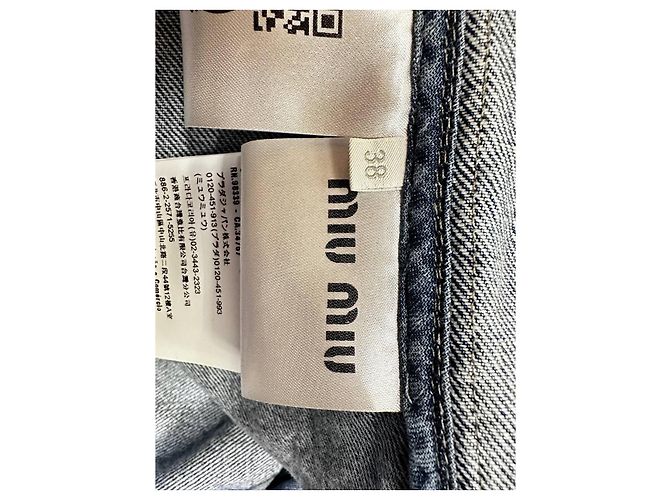Miu Miu Cropped Shirt mit Raw Hem in Hellblauem Denim - Ansicht 14