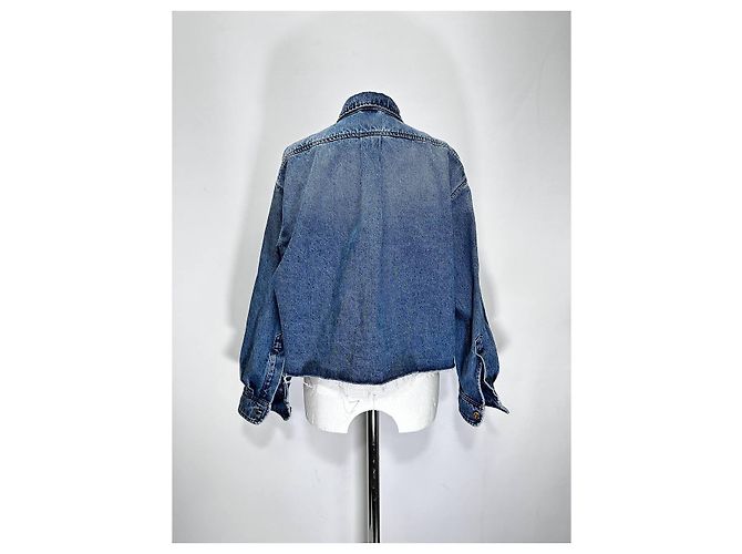Miu Miu Cropped Shirt mit Raw Hem in Hellblauem Denim - Ansicht 6