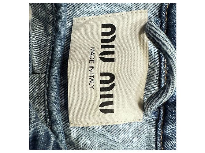 Miu Miu Cropped Shirt mit Raw Hem in Hellblauem Denim - Ansicht 7
