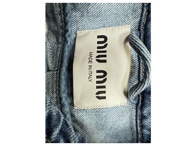 Miu Miu Cropped Shirt mit Raw Hem in Hellblauem Denim - Ansicht 8