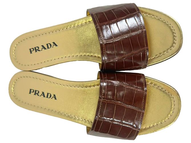 Sandali piatti slide in pelle marrone con effetto coccodrillo Prada Rosso - vista 5