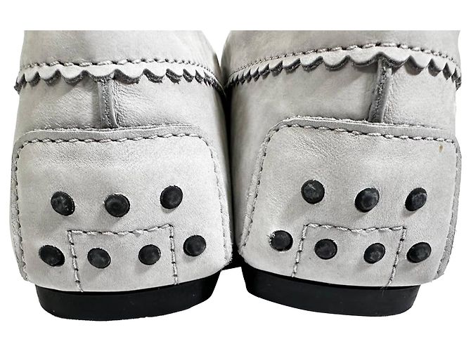 Mocassini con frange Tod's in scamosciato grigio - vista 8