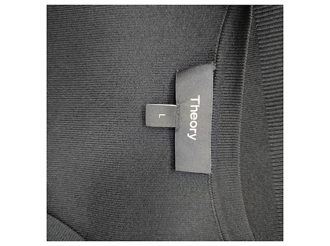Theory Britona V-Ausschnitt Langarmpullover aus schwarzer Rayon - Ansicht 4