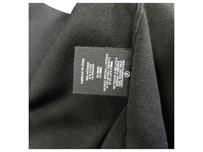 Theory Britona V-Ausschnitt Langarmpullover aus schwarzer Rayon - Ansicht 6