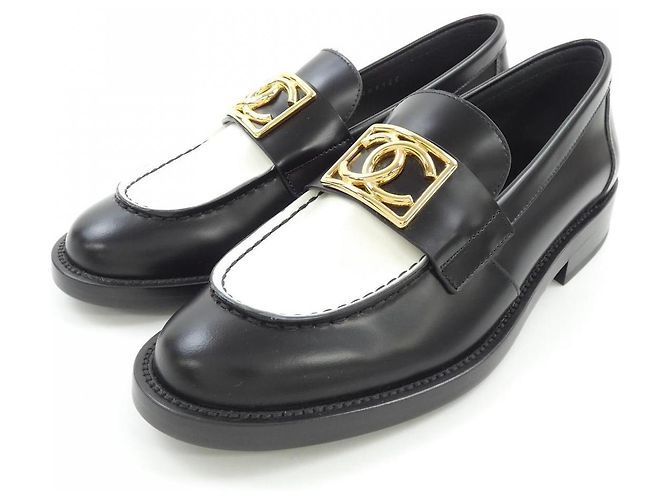 Timeless Scarpe in pelle di vitello e metallo Chanel G45155B14003 Nero Bianco - vista 3