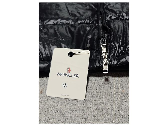 Moncler Olargues Chaqueta Acolchada con Capucha Negra Talla 3 XL - vista 6