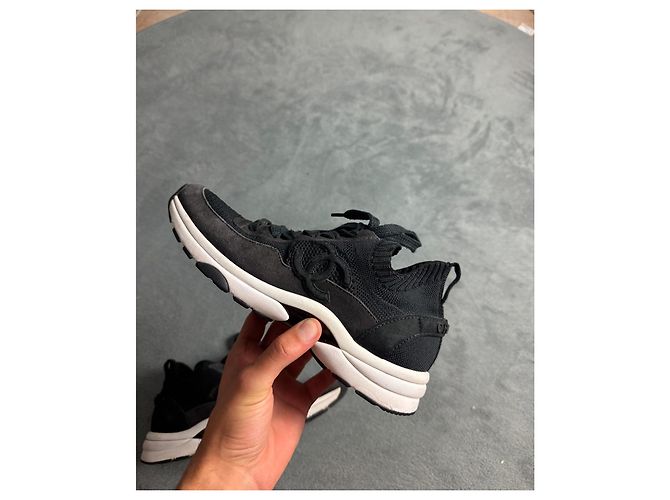 Sneakers Chanel in pelle e tessuto nero - vista 11