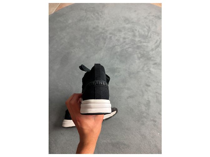 Sneakers Chanel in pelle e tessuto nero - vista 13