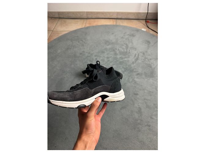Sneakers Chanel in pelle e tessuto nero - vista 5