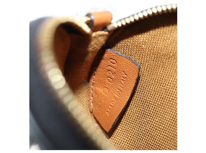 Céline CELINE Borsa a Spalla Macadam Canvas Triomphe PVC Nero Oro Auth 181733M D'oro - vista 11
