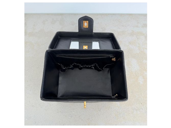 Chanel Vintage Vanity Case aus gestepptem Leder Schwarz - Ansicht 16