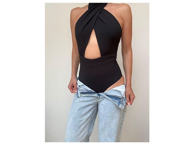 AQAQ Bodysuit mit Cut-Out Schwarz - Ansicht 5