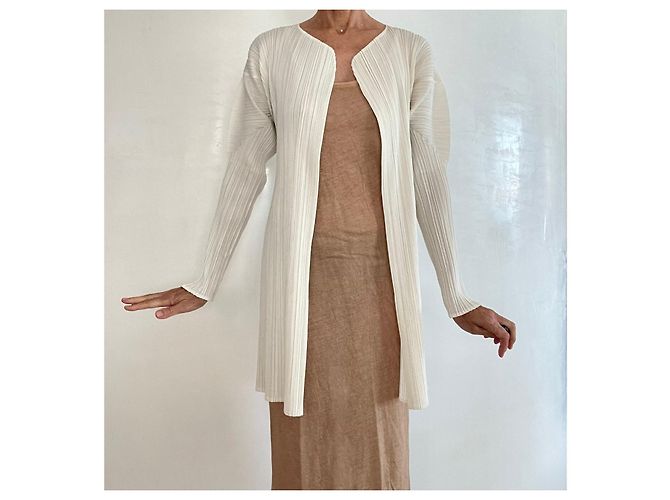 Issey Miyake Pleats Please Mid-Length Cardigan Off-White Größe 4 - Ansicht 9