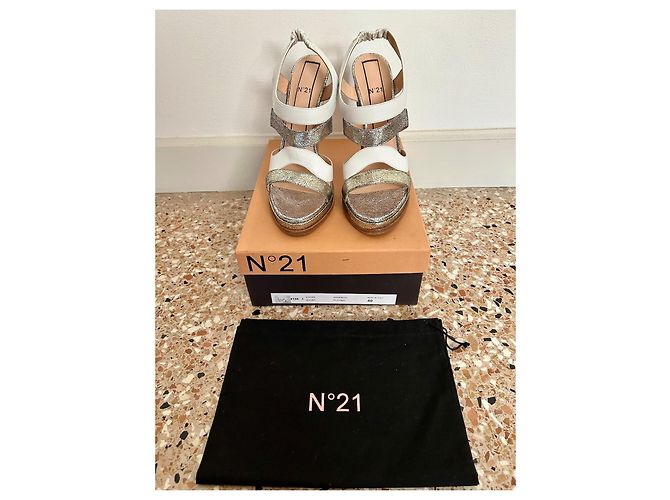 N°21 Sandali con tacco bianchi e metallizzati Argento Bianco Metallico - vista 6