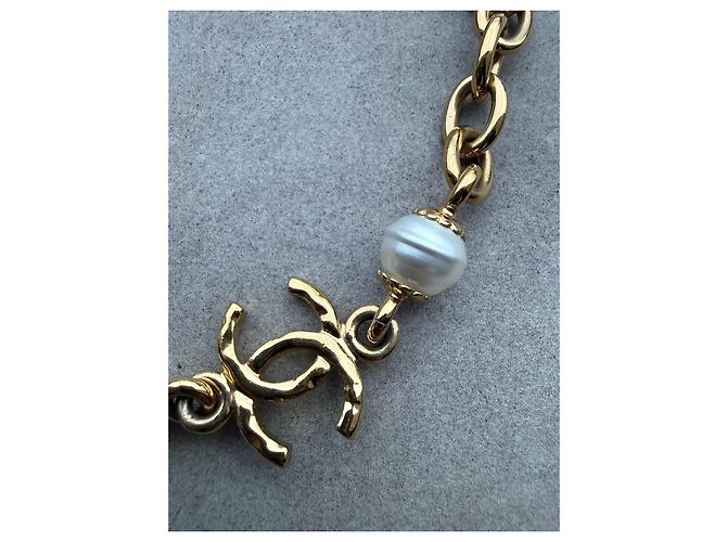 Collana Girocollo Chanel in Metallo Dorato e Perle D'oro - vista 3