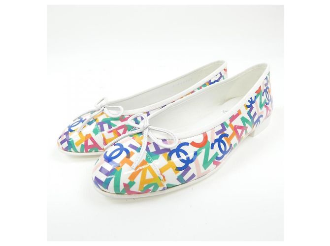 Scarpe basse in agnello vernice stampato Chanel G45387B15164 Bianco - vista 3